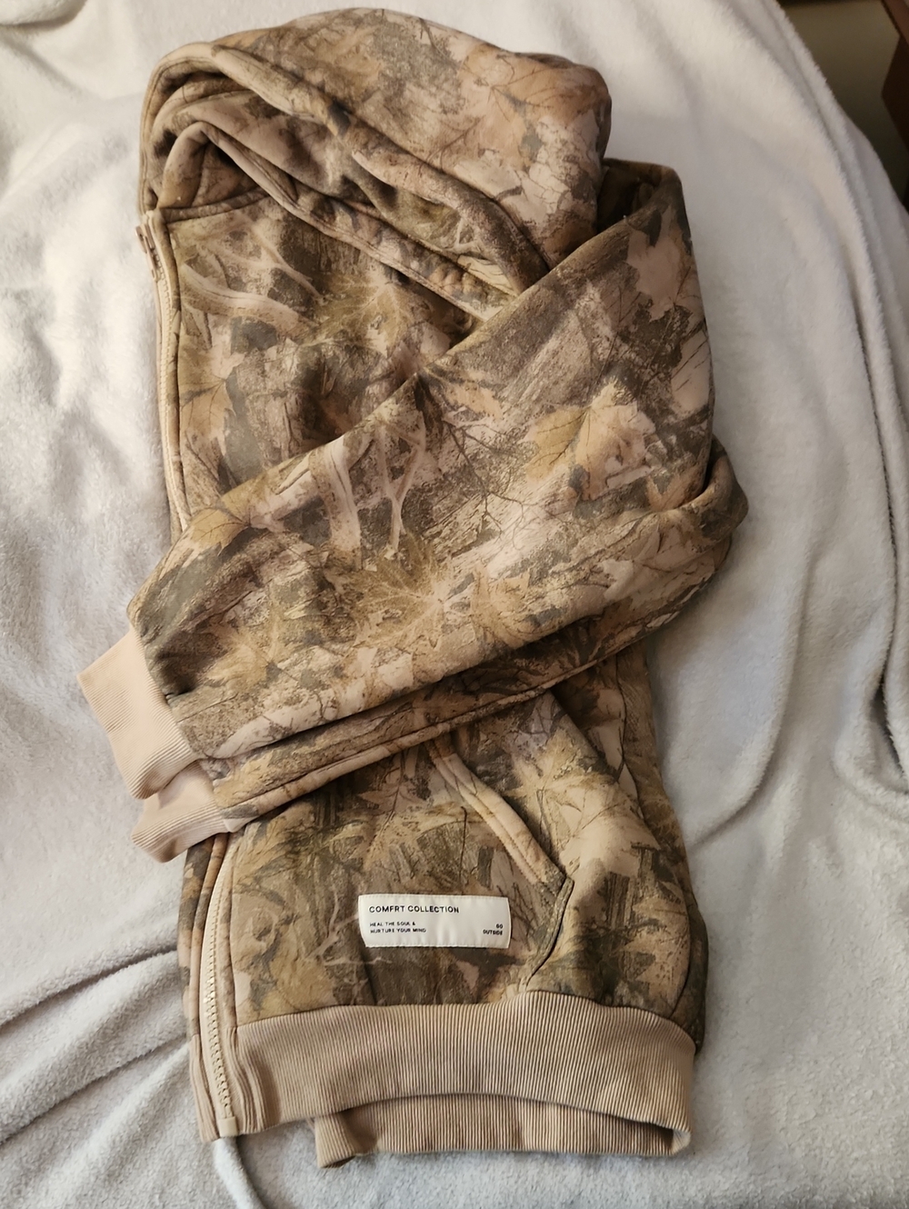Comfrt XL Camo Zip-up Jacket - Picture 3 of 4
